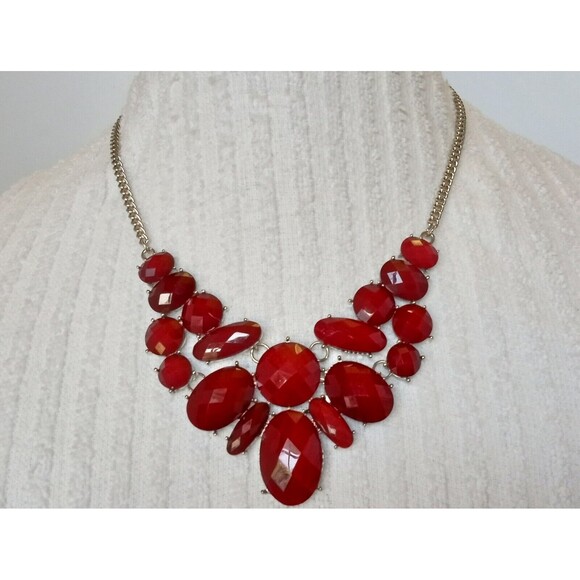 Cranberry Faceted Resin Bib Statement Necklace - Picture 1 of 7